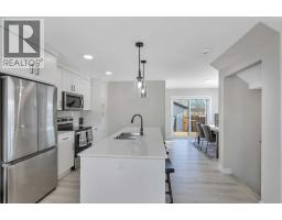 3pc Bathroom - 206 Cambridge Way, Sylvan Lake, AB T4S0X7 Photo 7