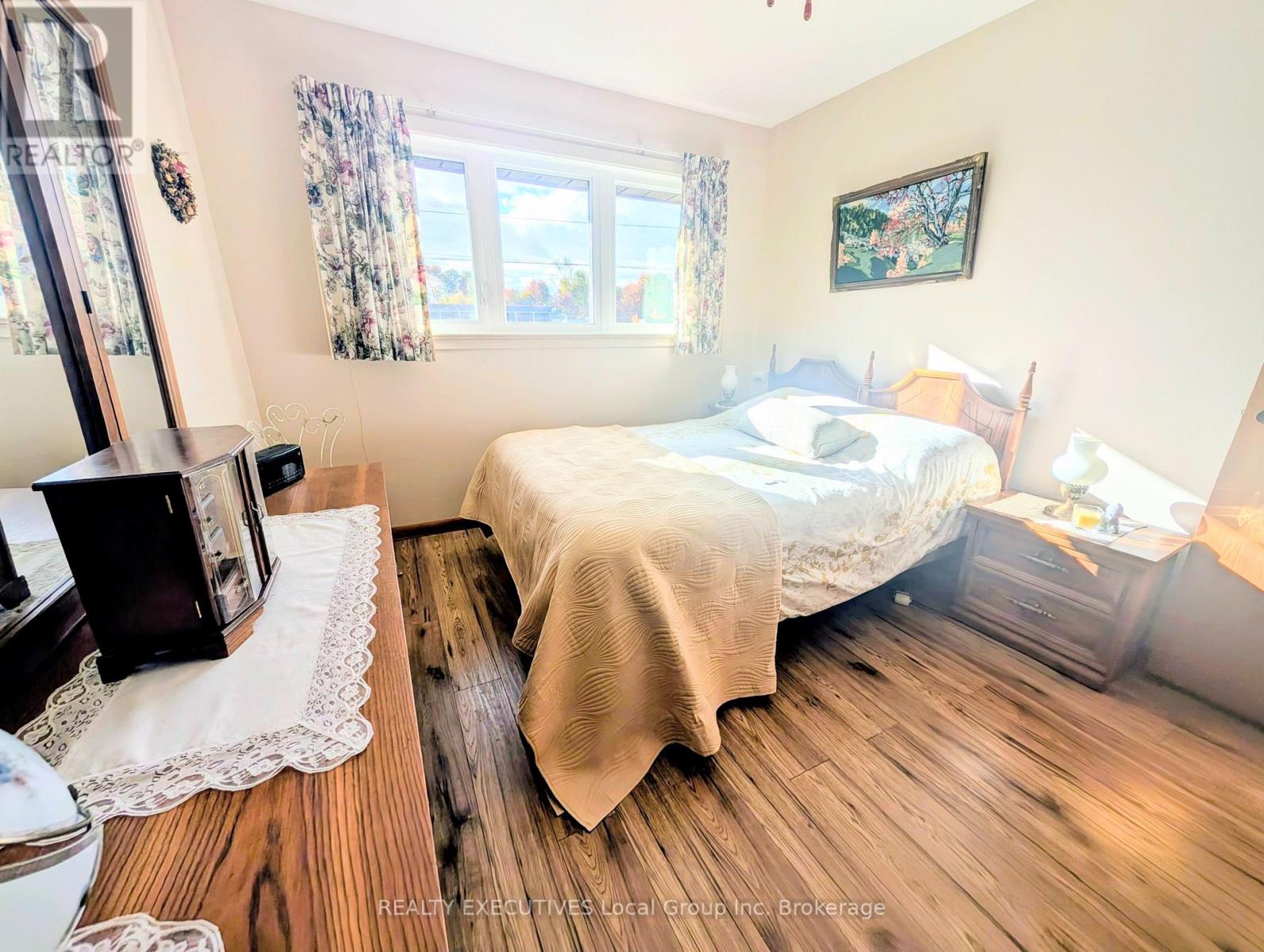 1374 Chapais Street — photo 11