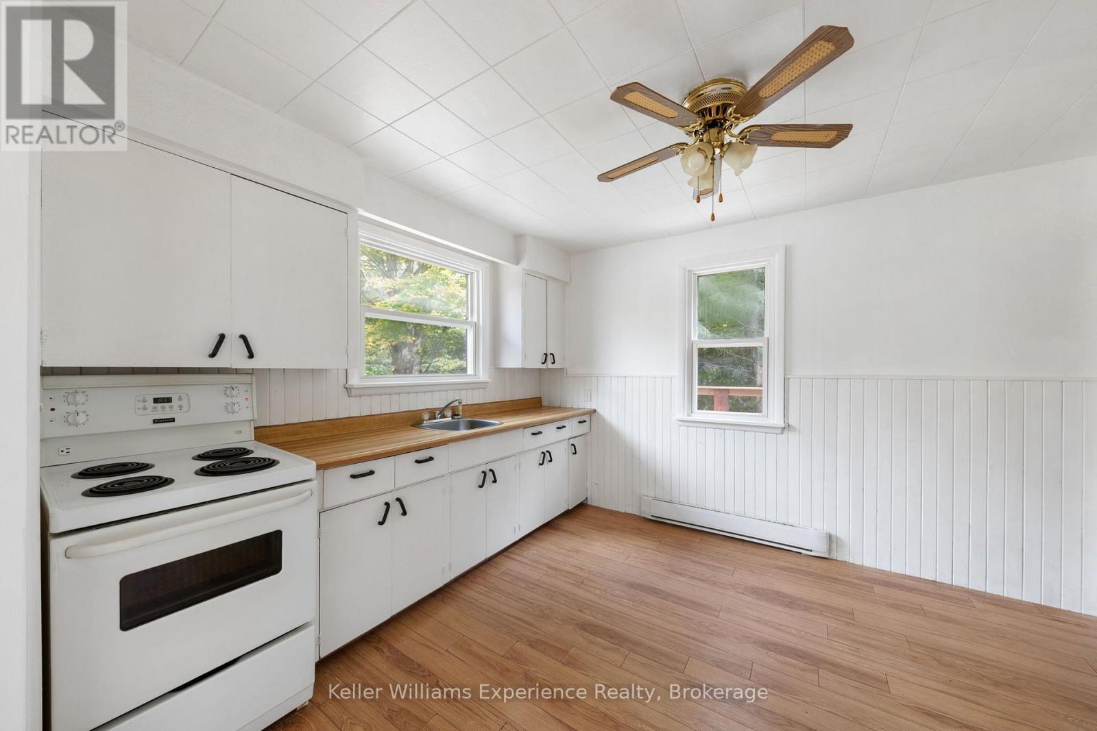597 RUE LAFONTAINE ROAD E - 9
