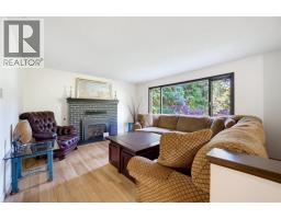 9020 Hummingbird Drive, Swansea Point, BC V0E2K2 Photo 16