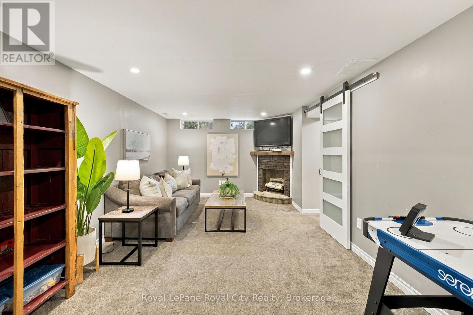 58 WALNUT DRIVE - 31