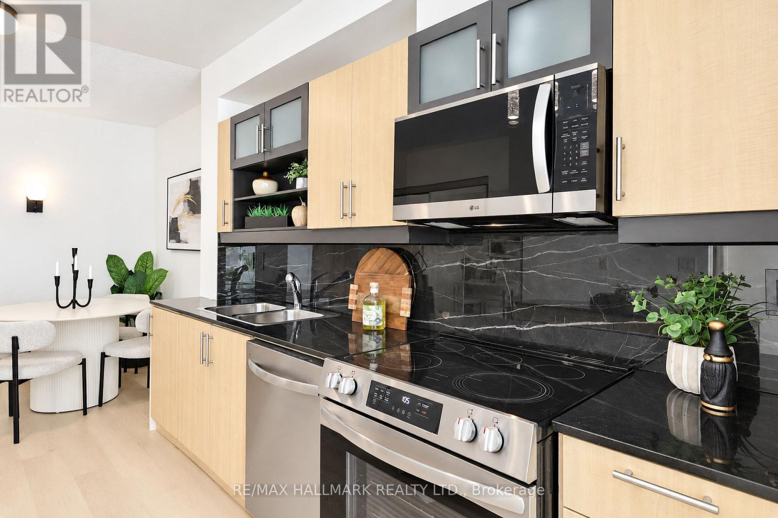 M05- 350 Wellington Street West, Toronto, ON photo 19
