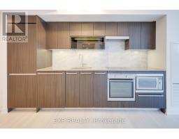 1015 - 80 Queens Wharf Road, Toronto, ON M5V0J2 Photo 10