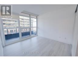 1015 - 80 Queens Wharf Road, Toronto, ON M5V0J2 Photo 7