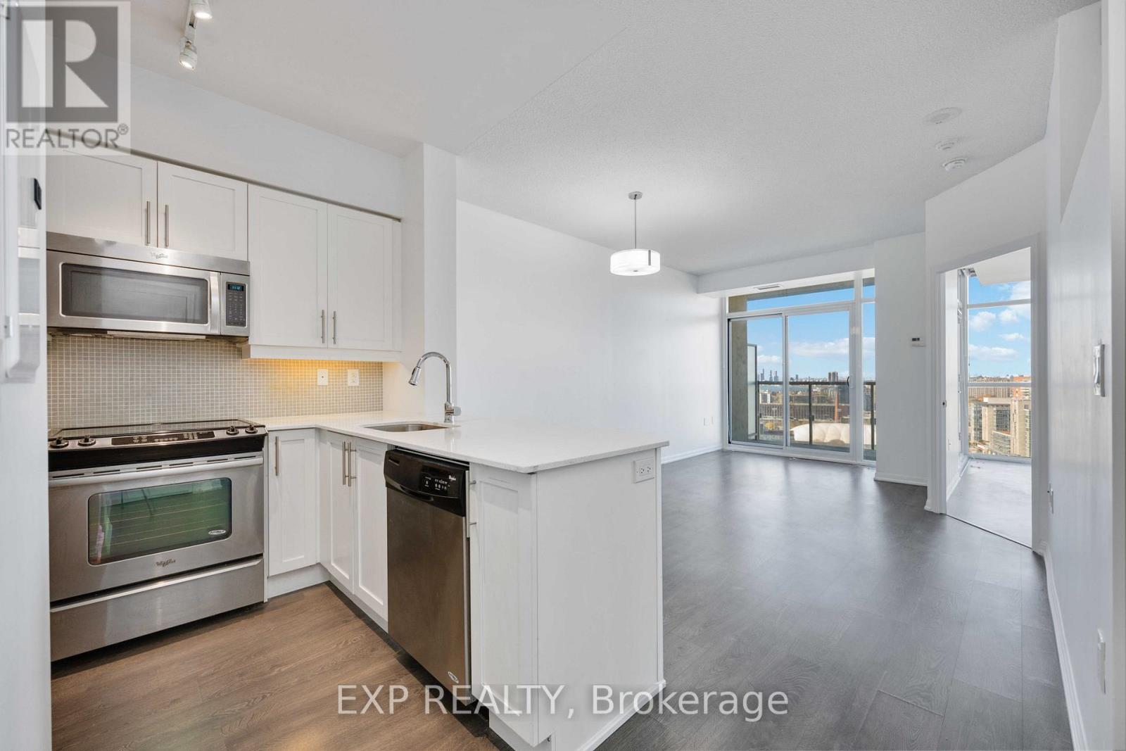 125 Western Battery Road — photo 11