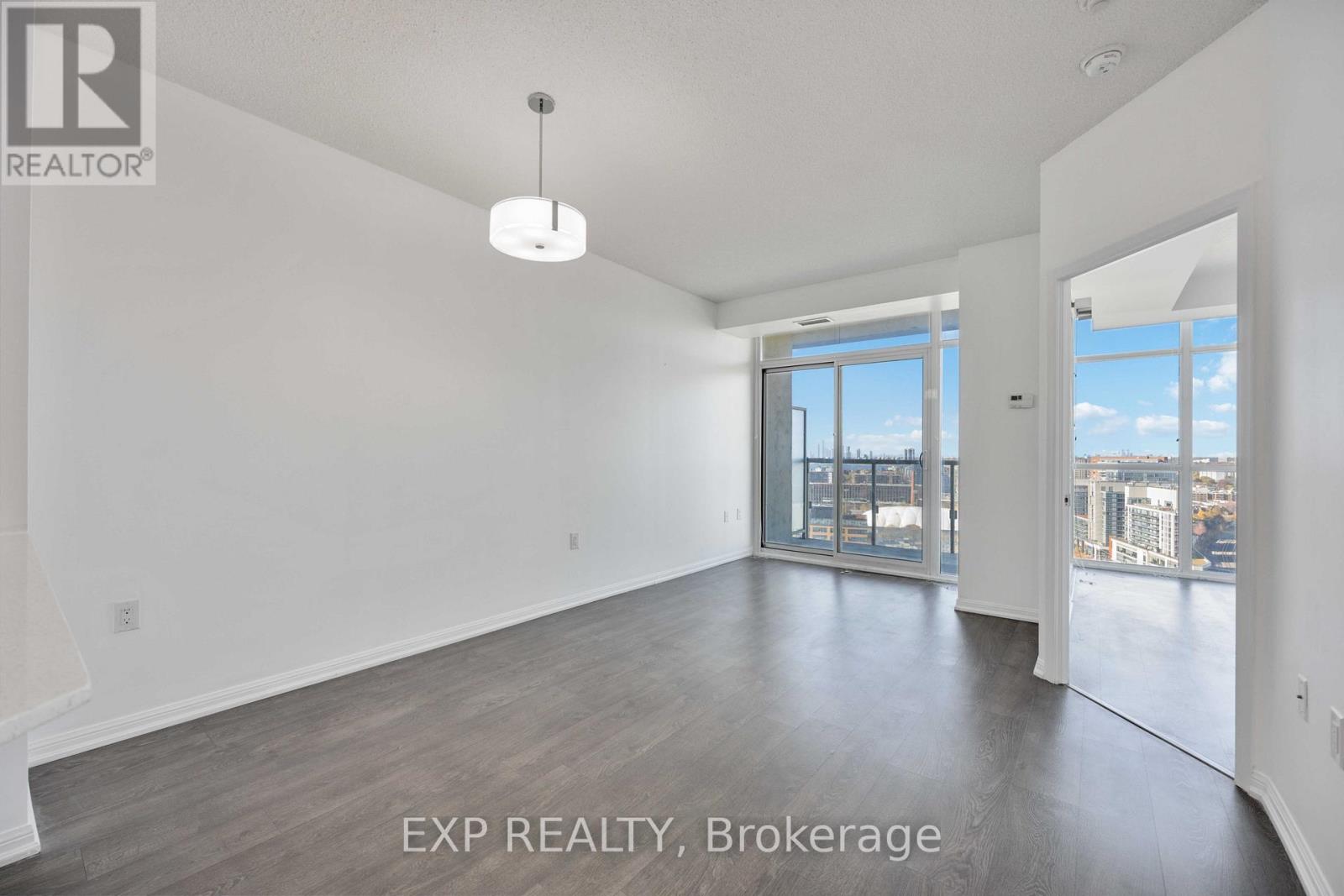 125 Western Battery Road — photo 15