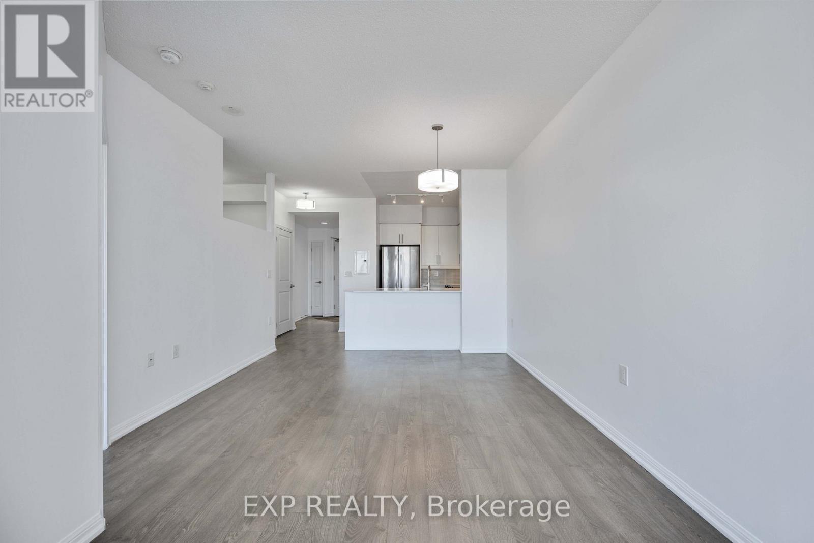 125 Western Battery Road — photo 17