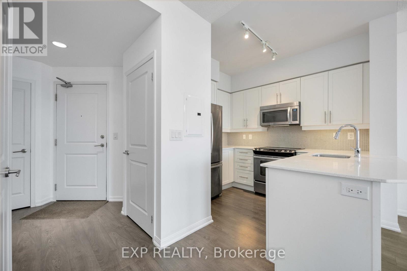 125 Western Battery Road — photo 25