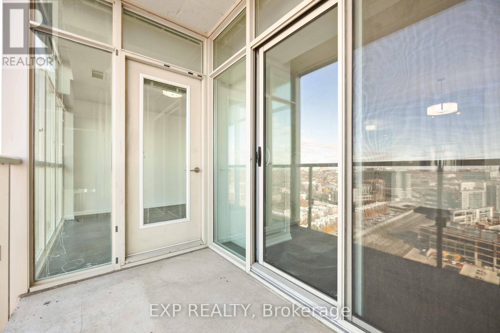 125 Western Battery Road — photo 32