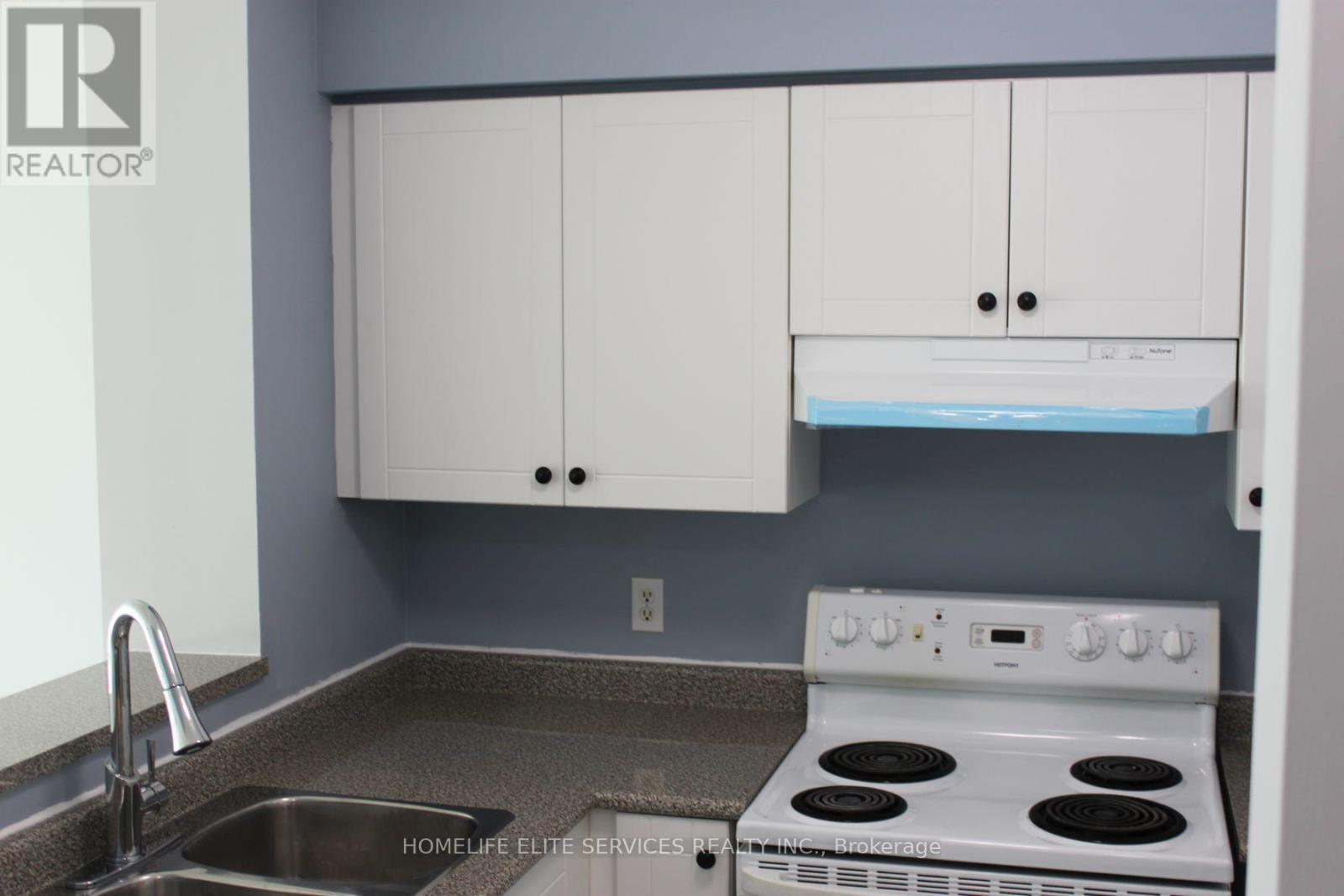 11 Lee Centre Drive — photo 7