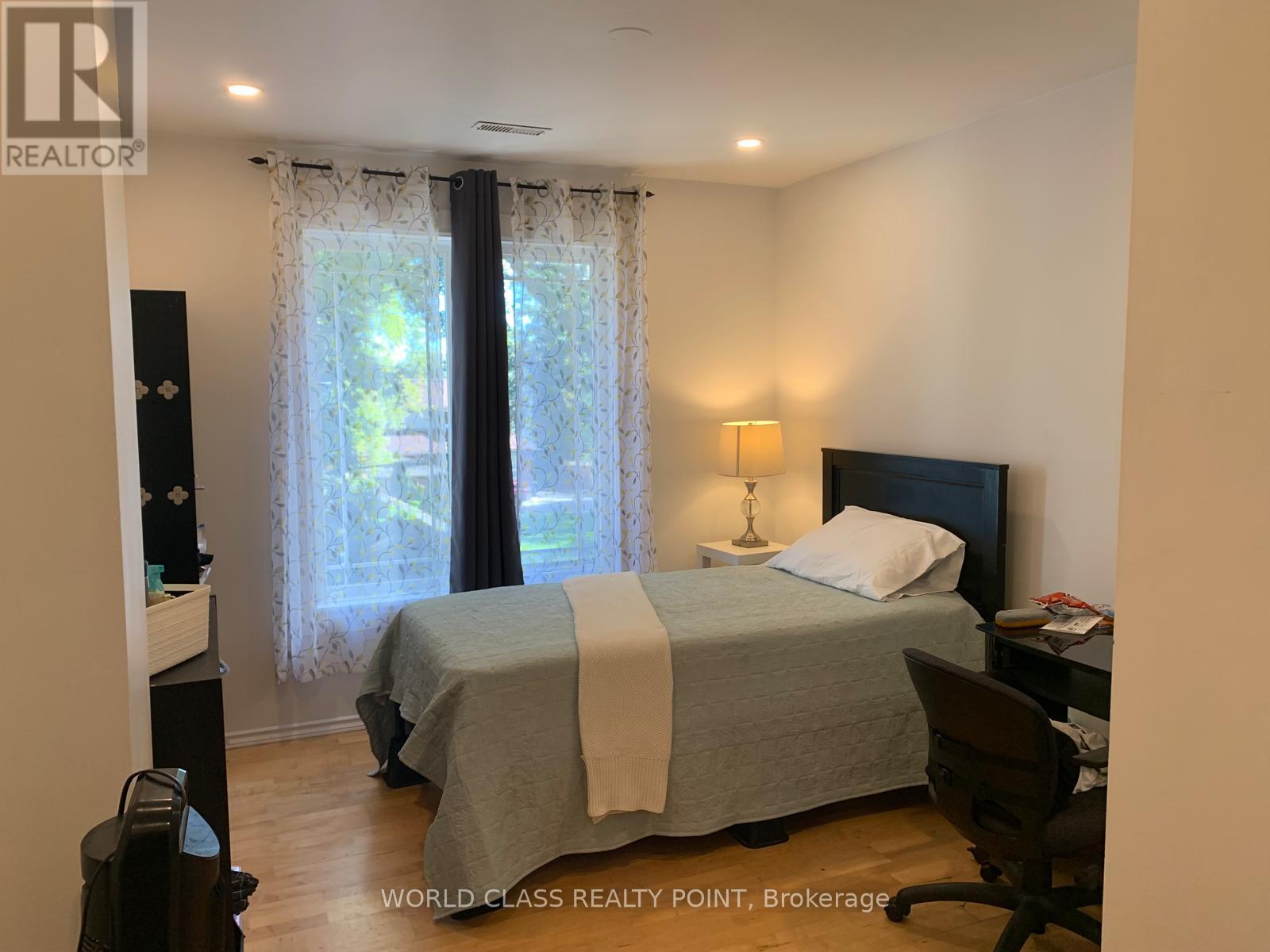 21 South Bonnington Avenue, Toronto, ON photo 29