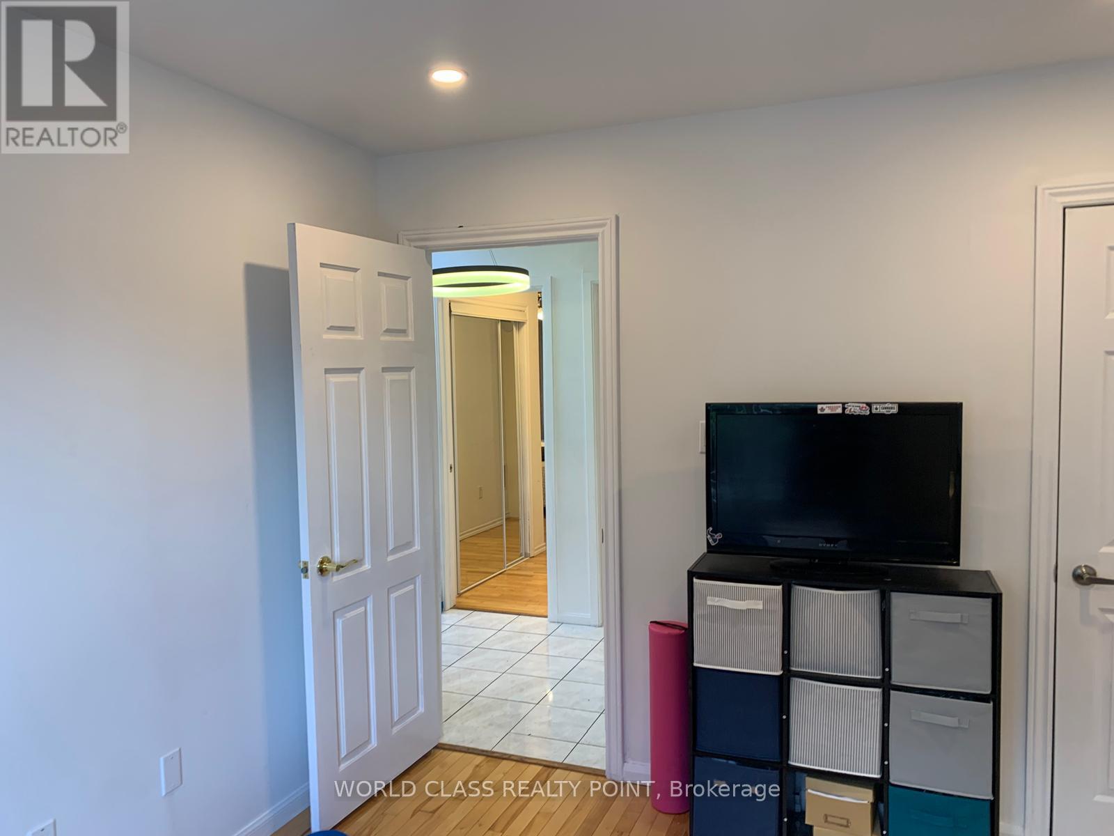 21 SOUTH BONNINGTON AVENUE - 37