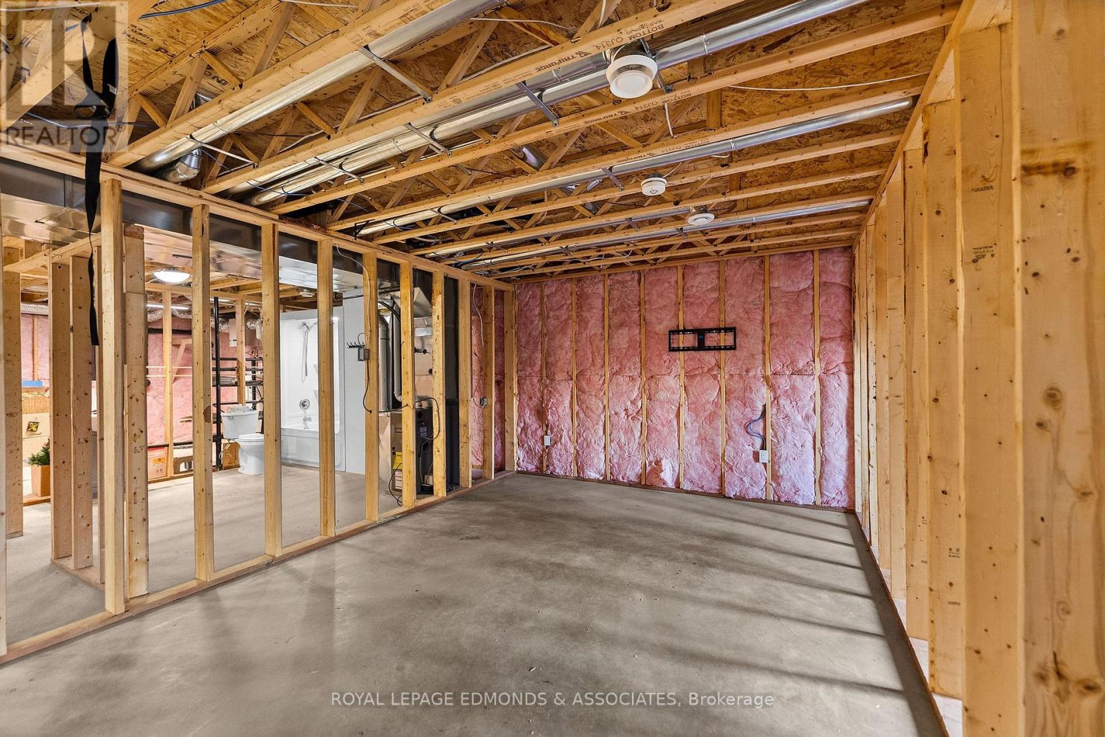 15 Hannah Street — photo 31