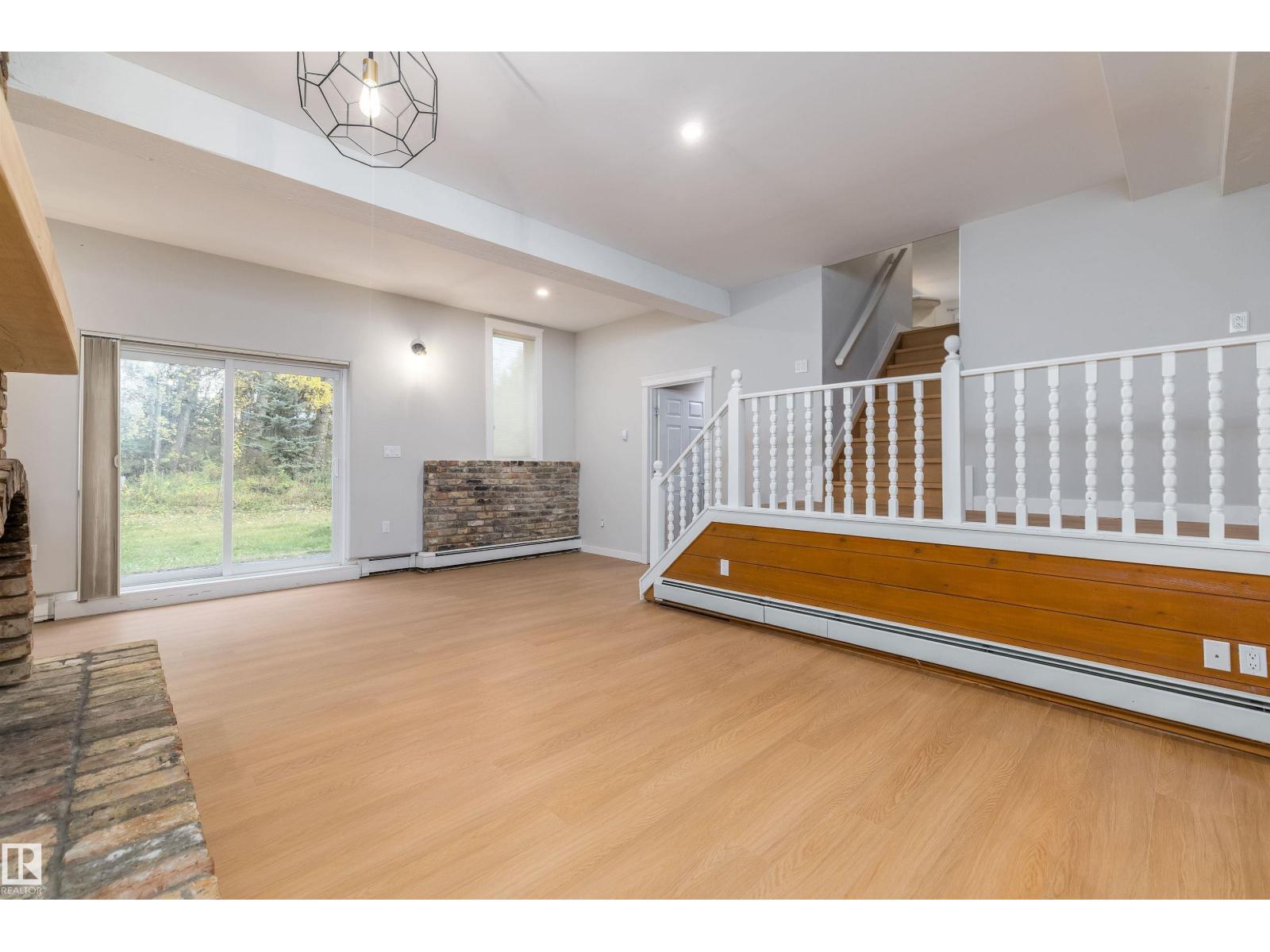 #73 52470 RANGE ROAD 221 - 13