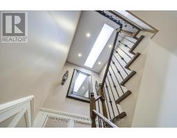 Living room - 452 Fernleigh Circle S, Richmond Hill, ON L4C1E6 Photo 6