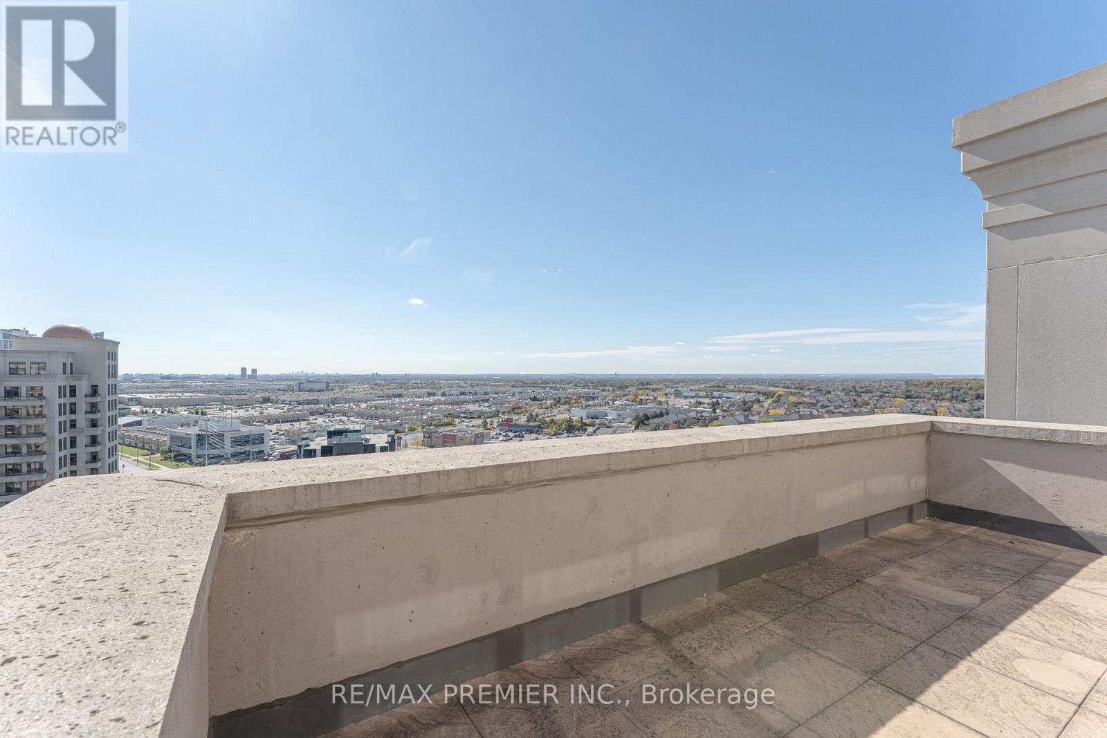 9235 Jane Street — photo 12