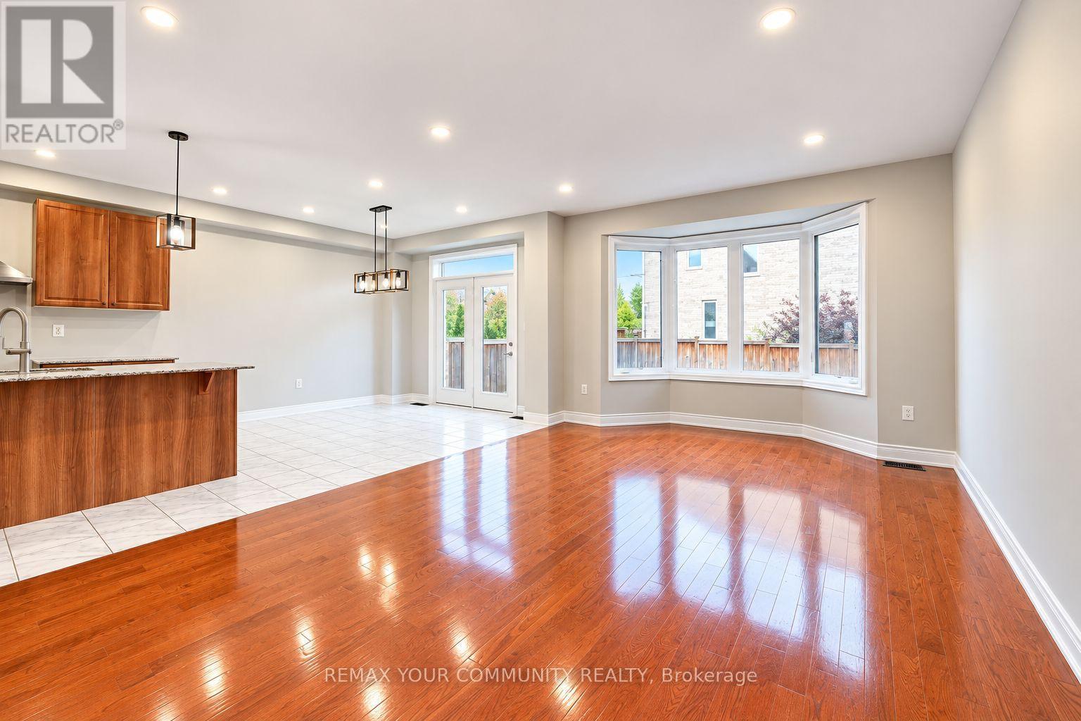 131 KILLINGTON Avenue, Vaughan, ON photo 10