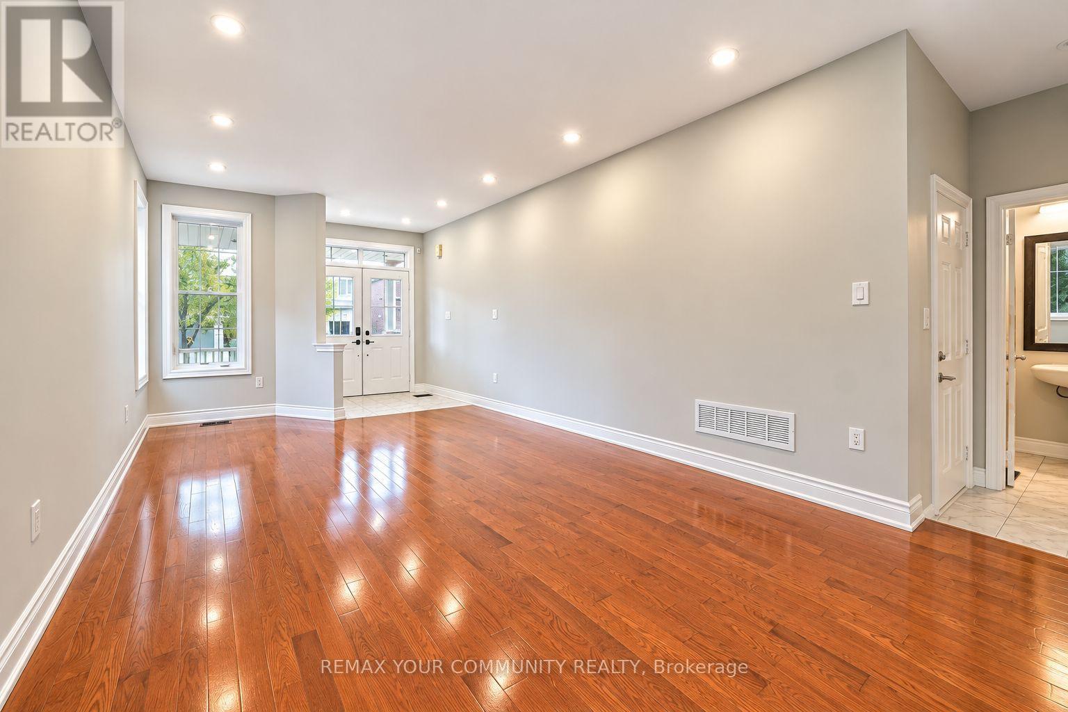 131 KILLINGTON Avenue, Vaughan, ON photo 13