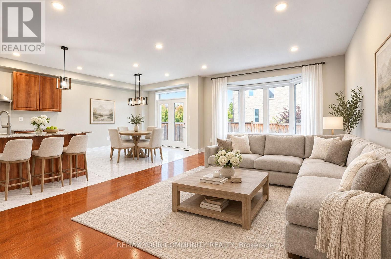 131 KILLINGTON Avenue, Vaughan, ON photo 2