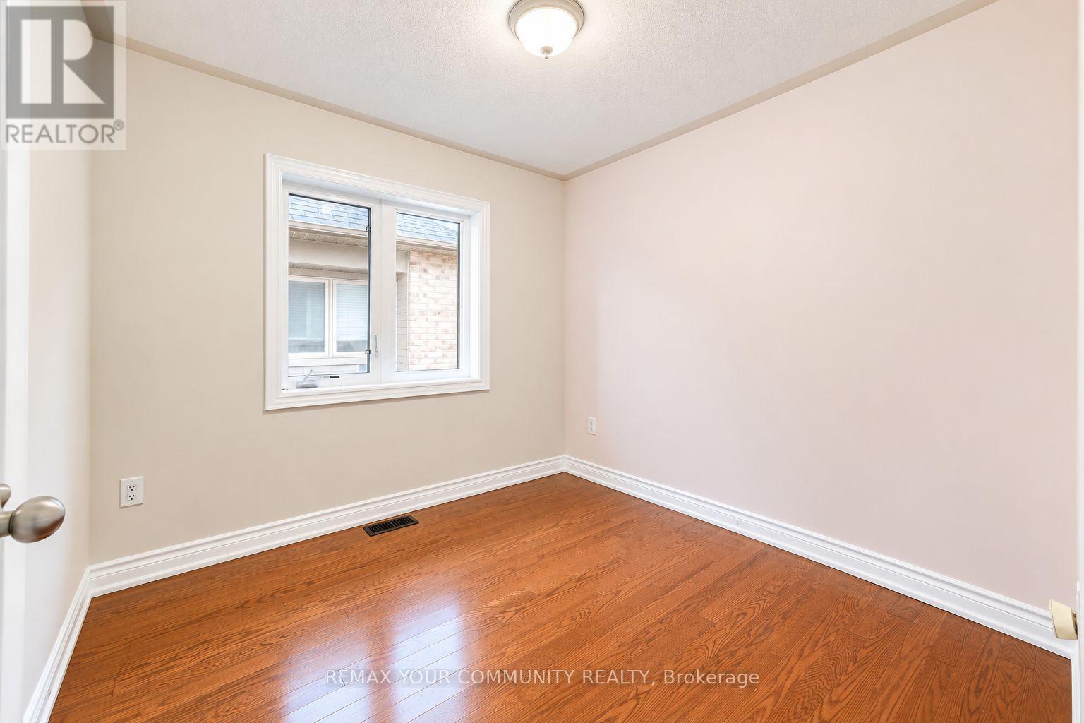 131 KILLINGTON Avenue, Vaughan, ON photo 24