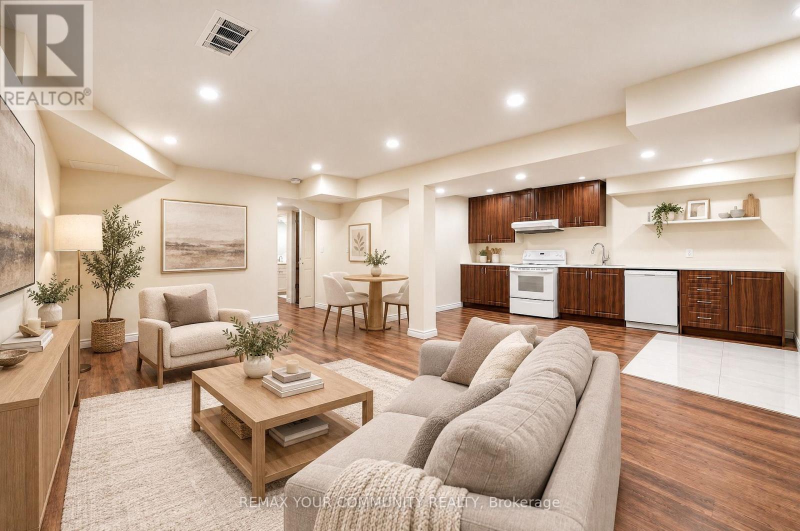 131 KILLINGTON Avenue, Vaughan, ON photo 33