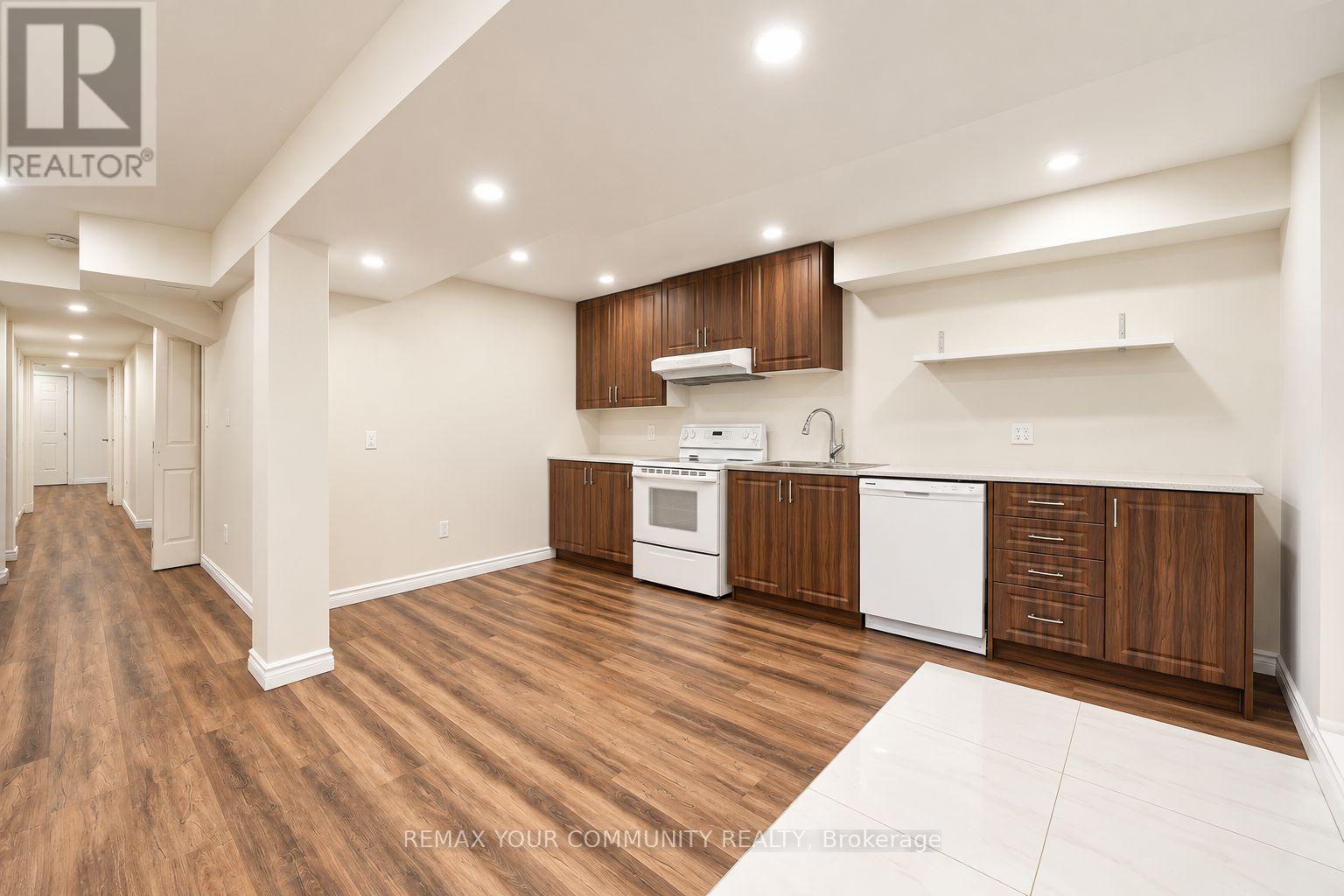 131 KILLINGTON Avenue, Vaughan, ON photo 34