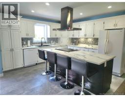 306 Veteran Street, photo 10