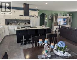 306 Veteran Street, photo 12