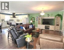 306 Veteran Street, photo 15