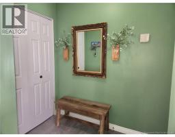306 Veteran Street, photo 8