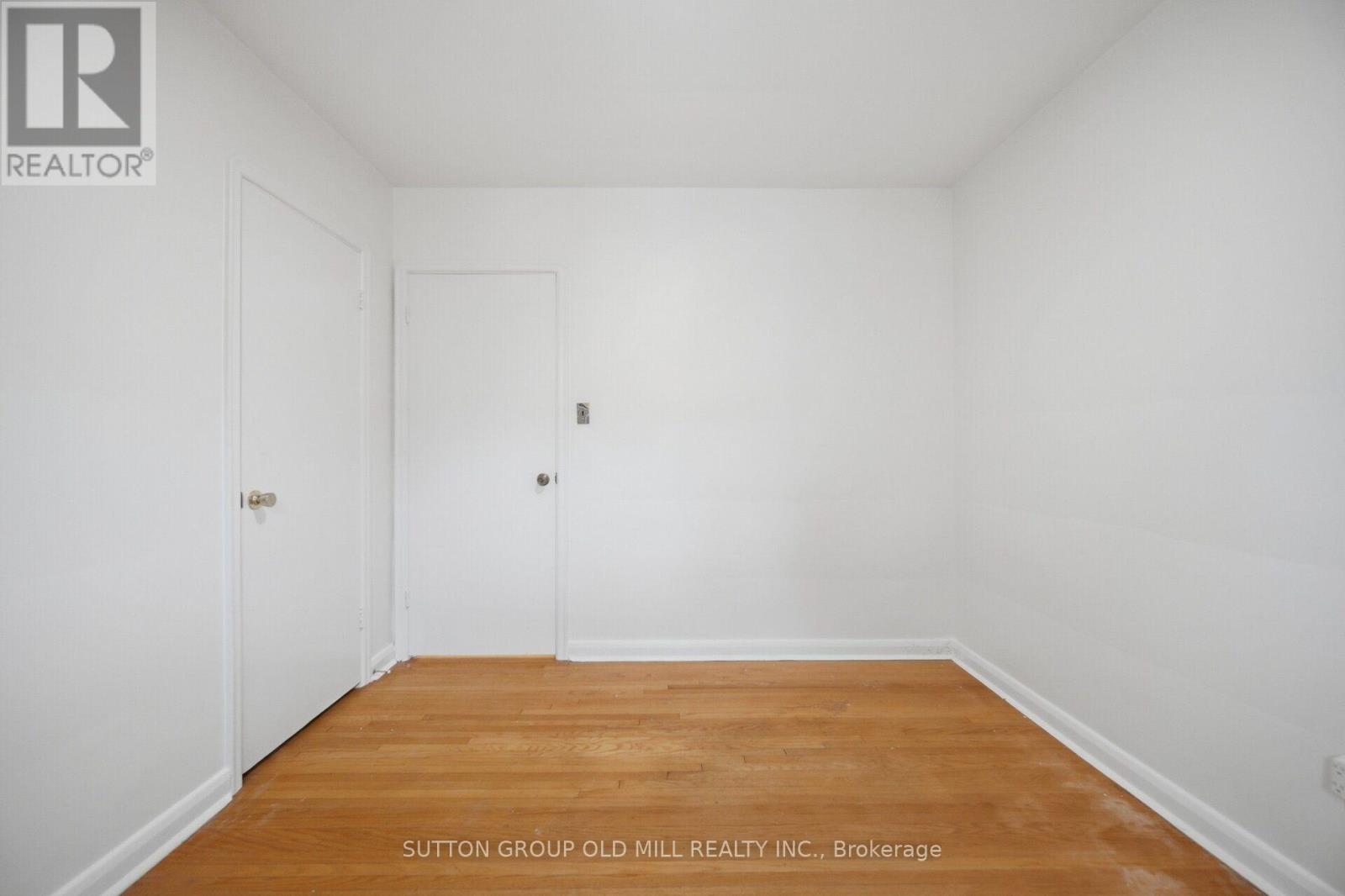 55 SUN ROW DRIVE - 17