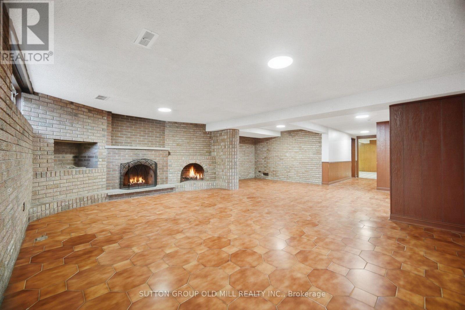 55 SUN ROW DRIVE - 25