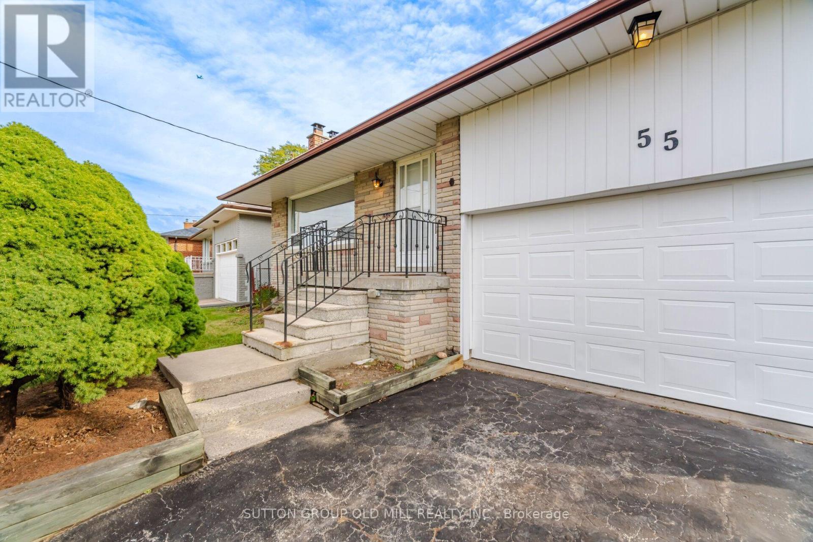 55 SUN ROW DRIVE - 3