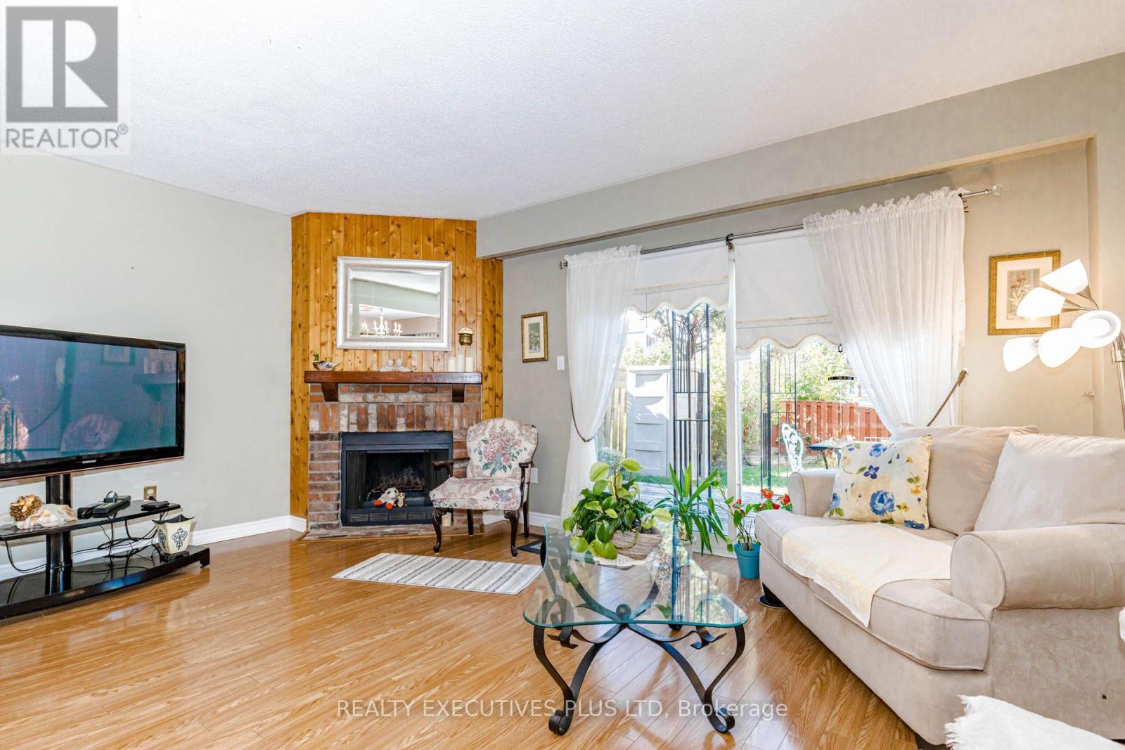 15 MANGROVE ROAD - 16