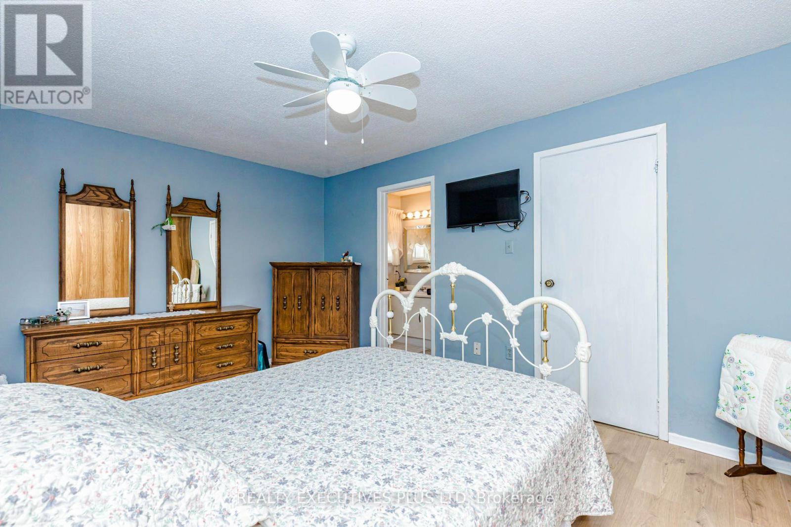 15 MANGROVE ROAD - 22