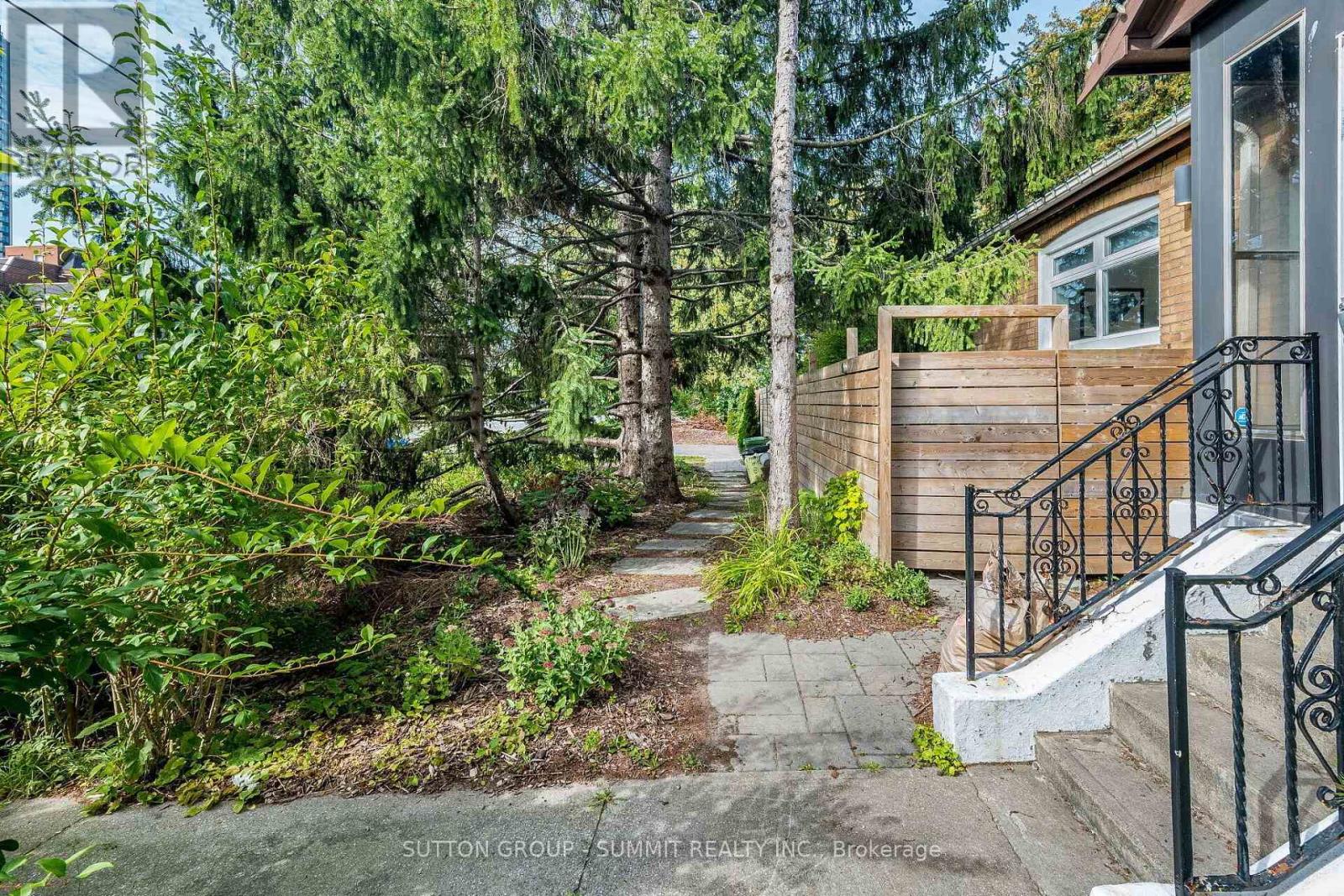 32 Ellis Avenue — photo 3