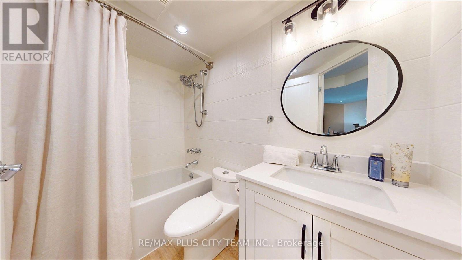 123- 77 Maitland Place, Toronto, ON photo 18