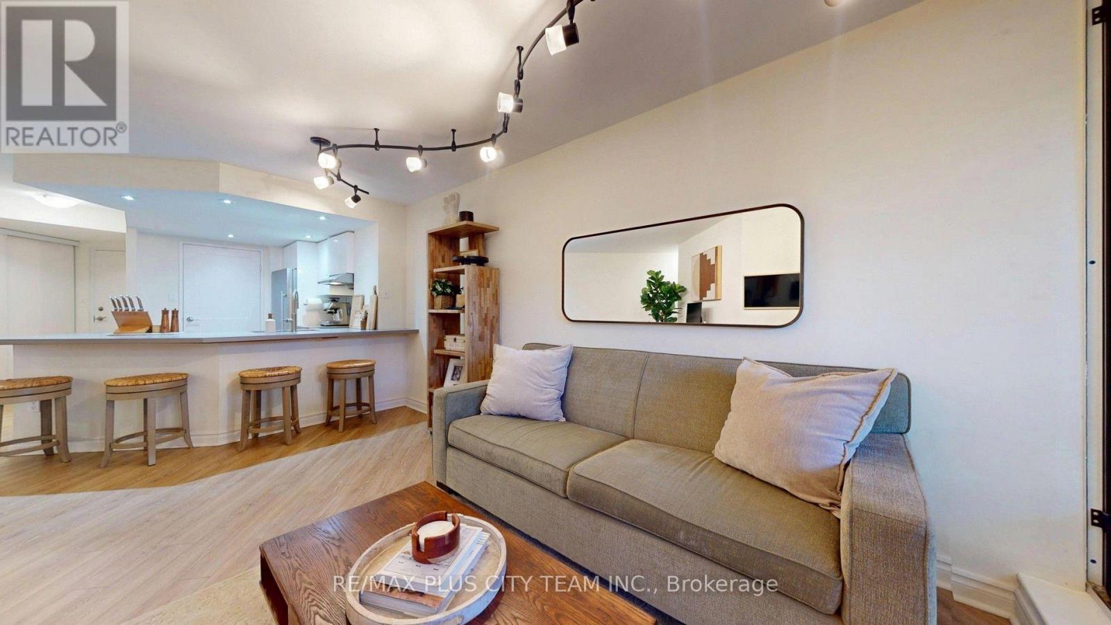 123- 77 Maitland Place, Toronto, ON photo 7