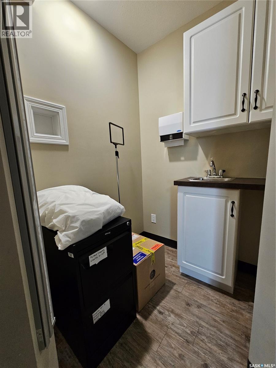 992 106th STREET, North Battleford — photo 6