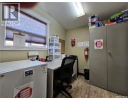 992 106th Street, North Battleford, SK S9A1W5 Photo 8