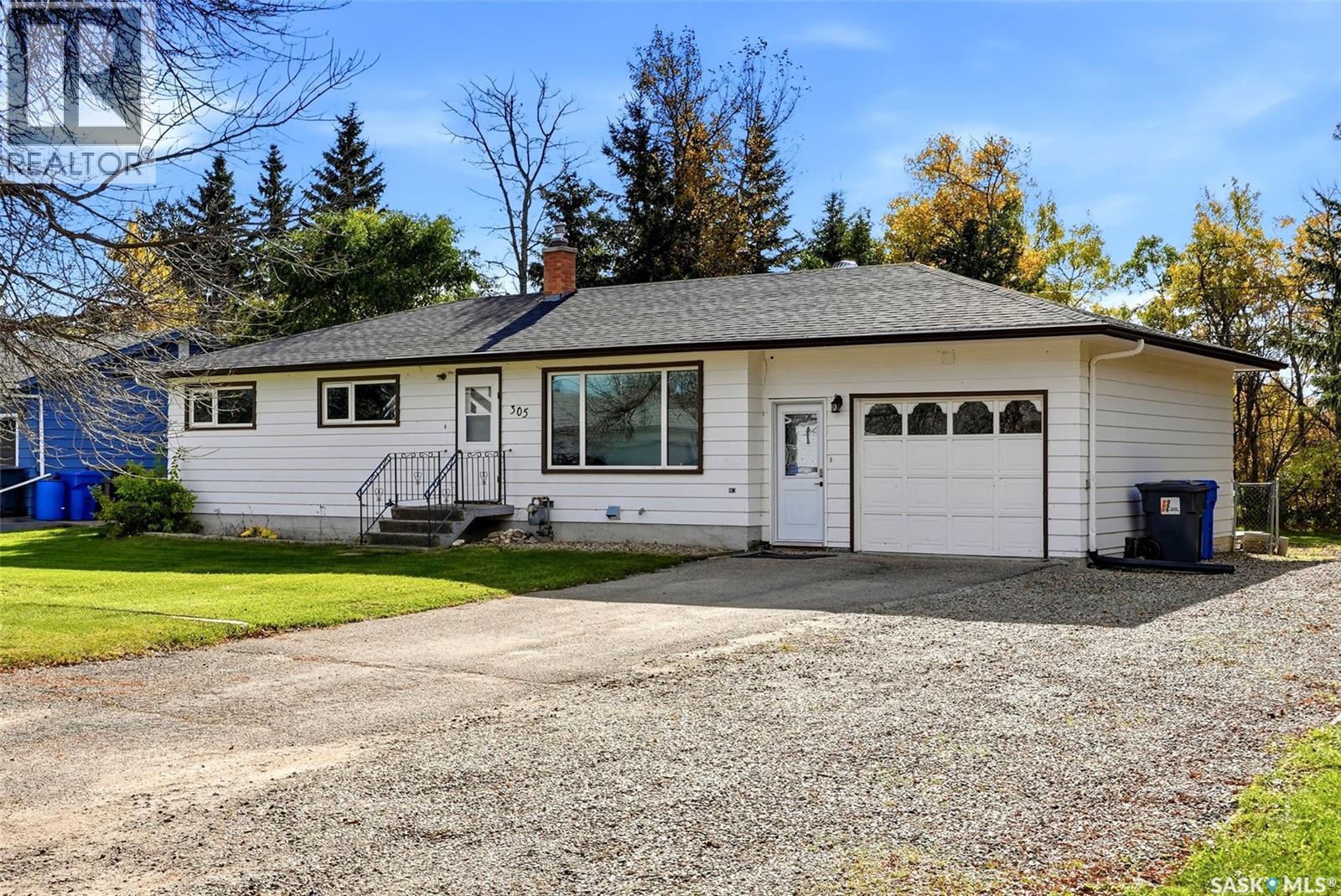 305 1st AVENUE NW, Ituna