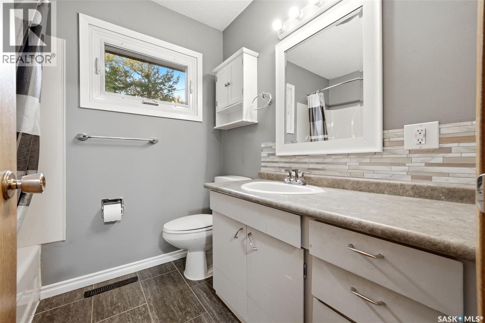 305 1st AVENUE NW - 19