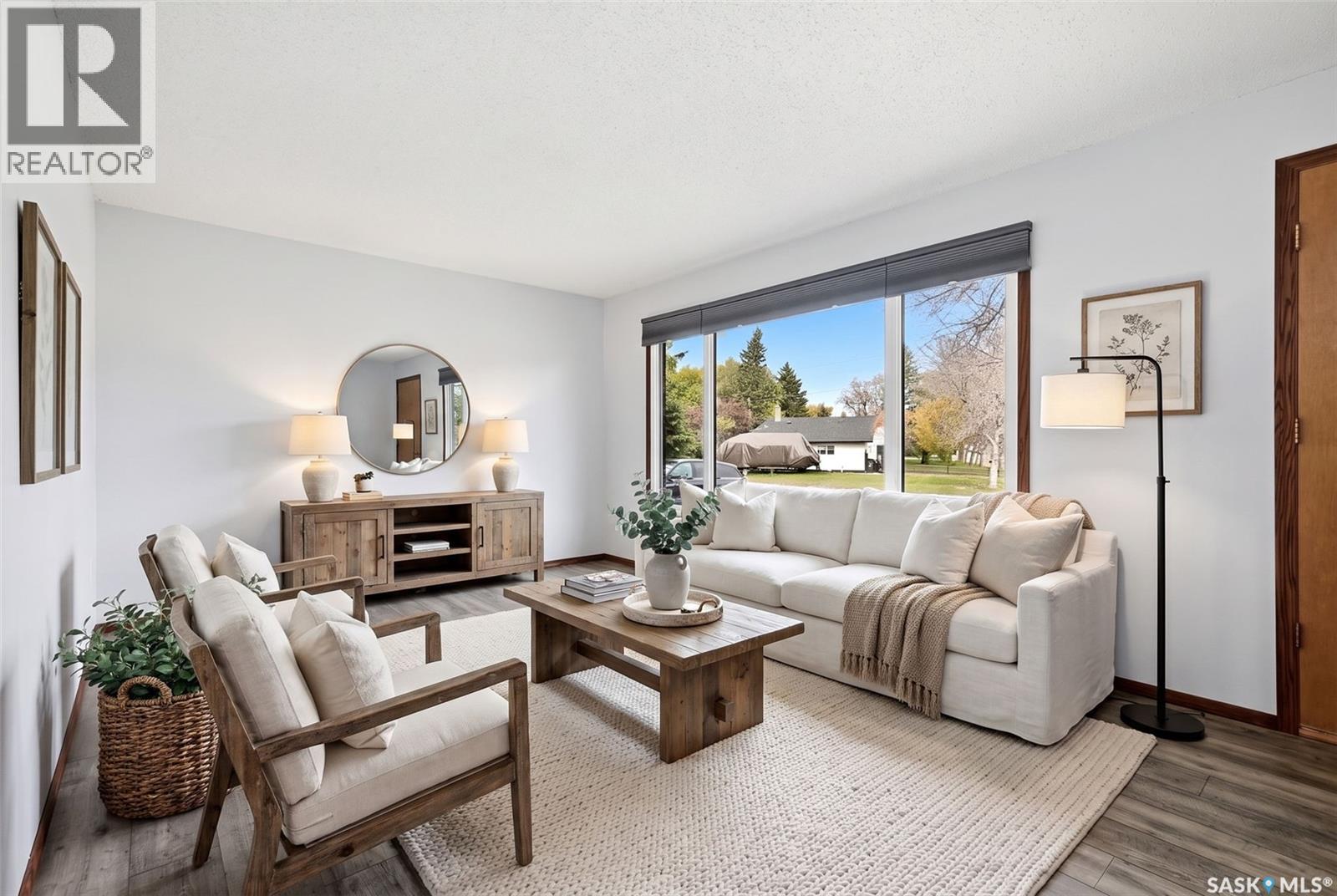 305 1st AVENUE NW - 4