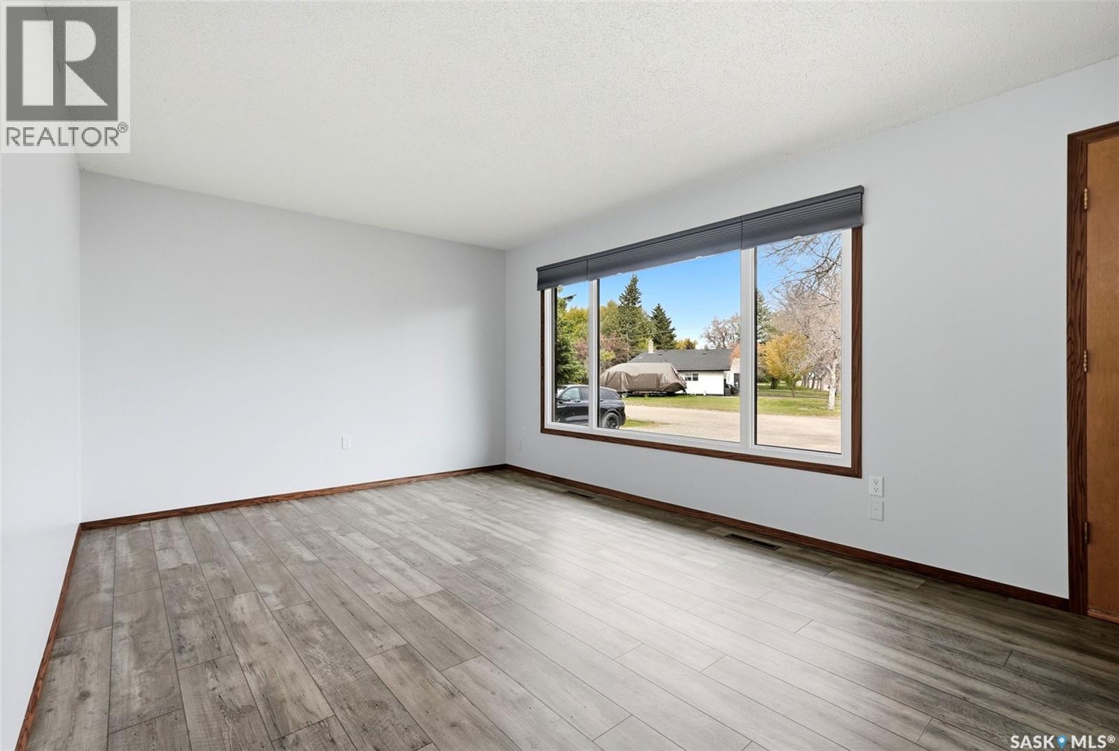 305 1st AVENUE NW - 5