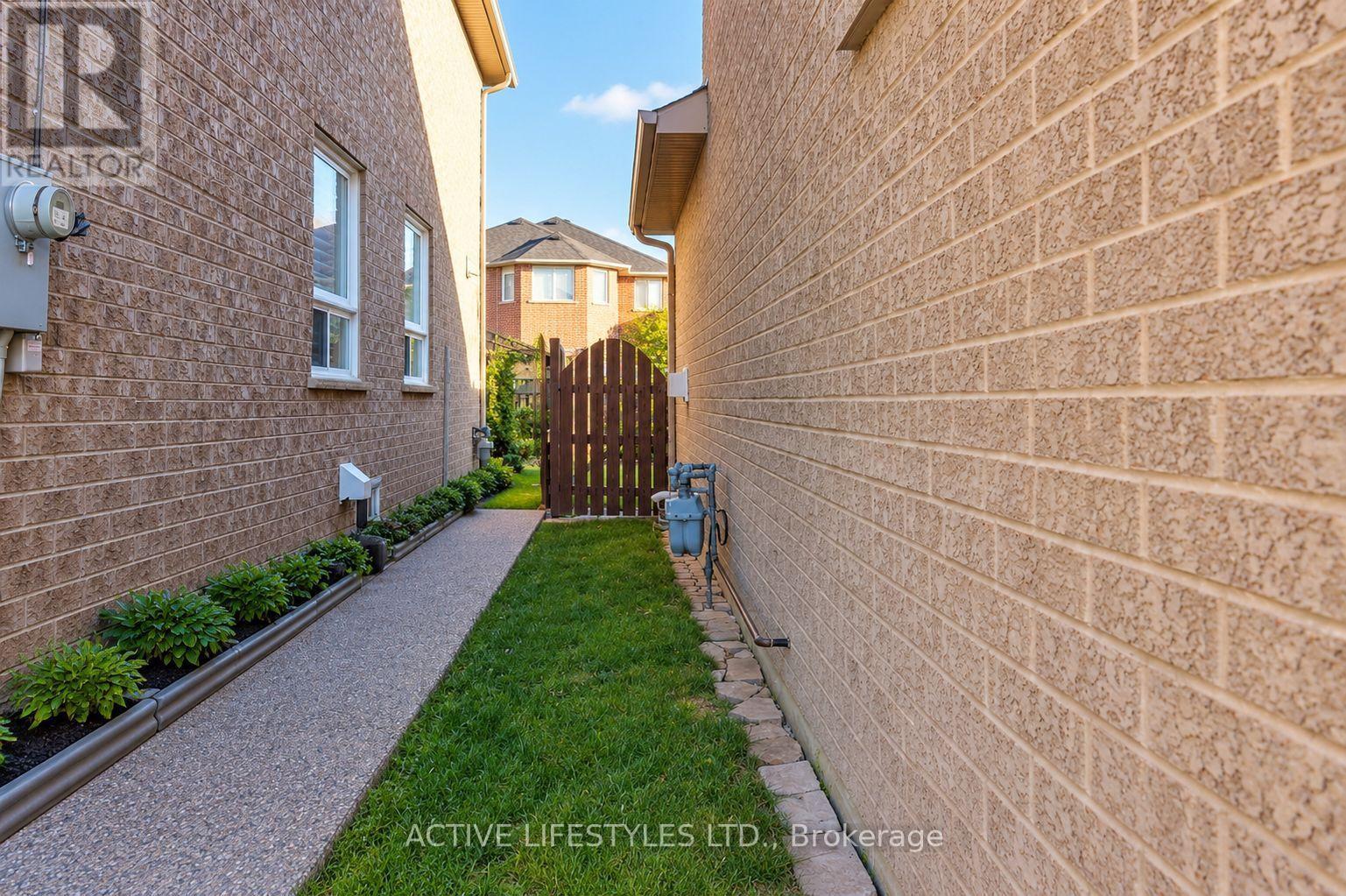 7647 Doverwood Drive — photo 29