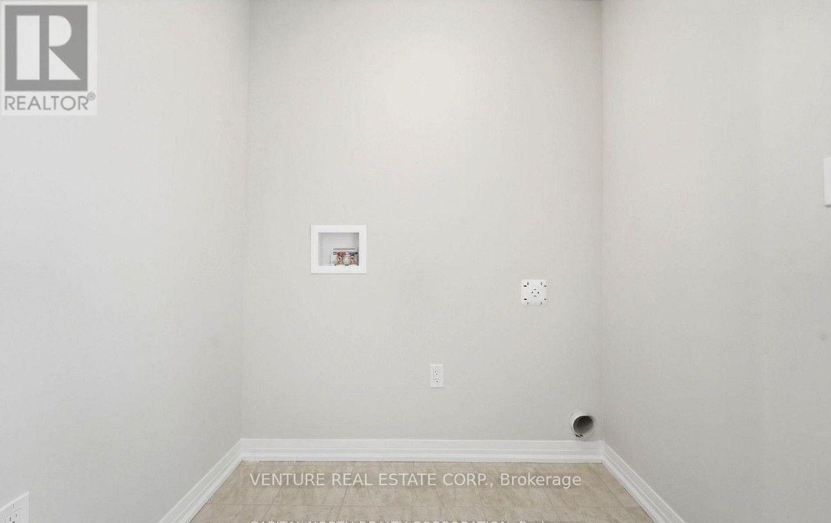 660 Colborne Street West — photo 19