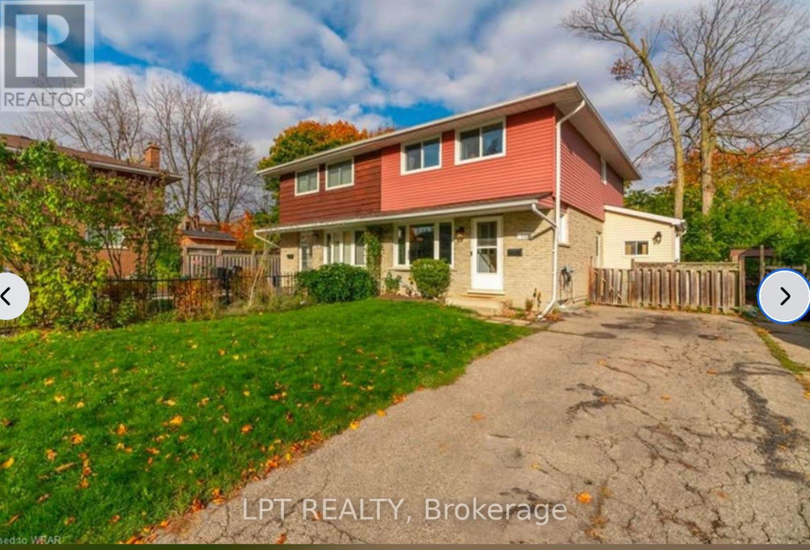 UPPER - 240 INGLESIDE PLACE — photo 2