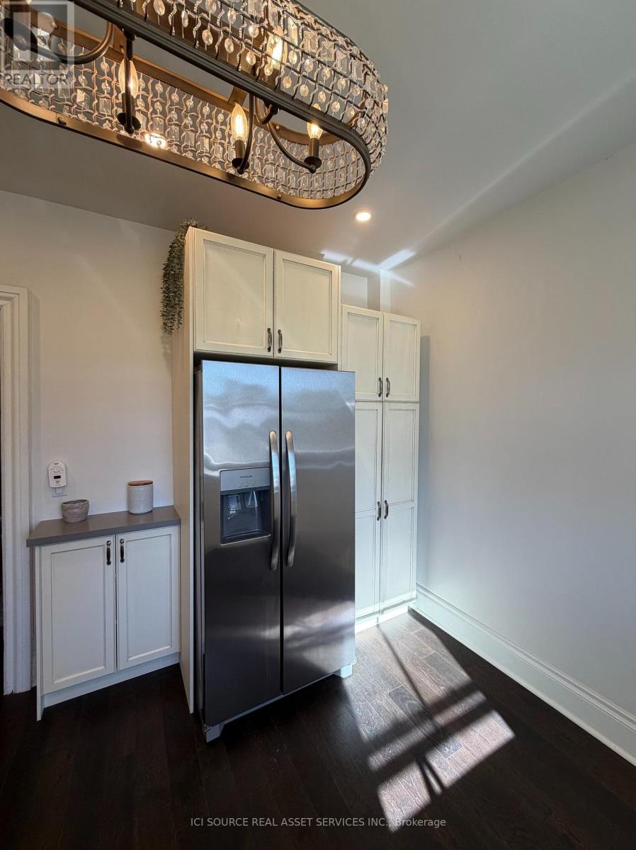 27 ARTHUR STREET W - 32