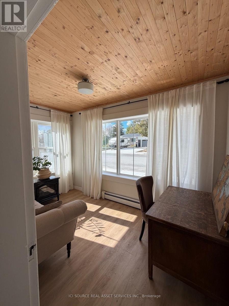 27 ARTHUR STREET W - 5