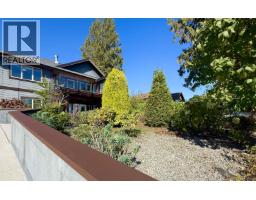 496 Spyglass Place, Gibsons, BC V0N1V9 Photo 7